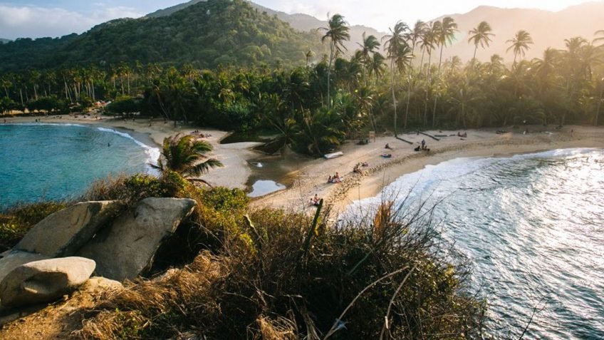 Encuentra aqui todo lo que necesitas para tus vacaciones, alquileres vacacionales, tours, alquiler de coches, barcos, clases. 